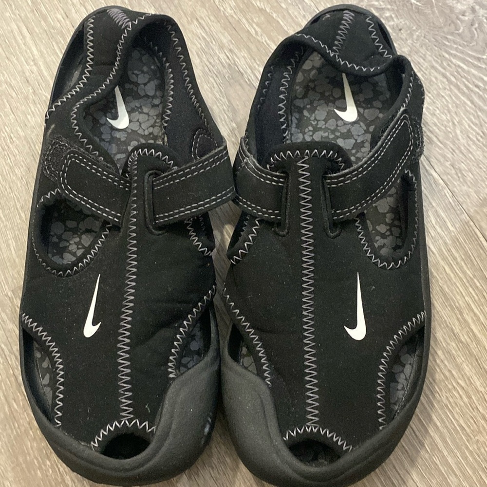 Nike Size 2Y Watershoes.  Used in great condition